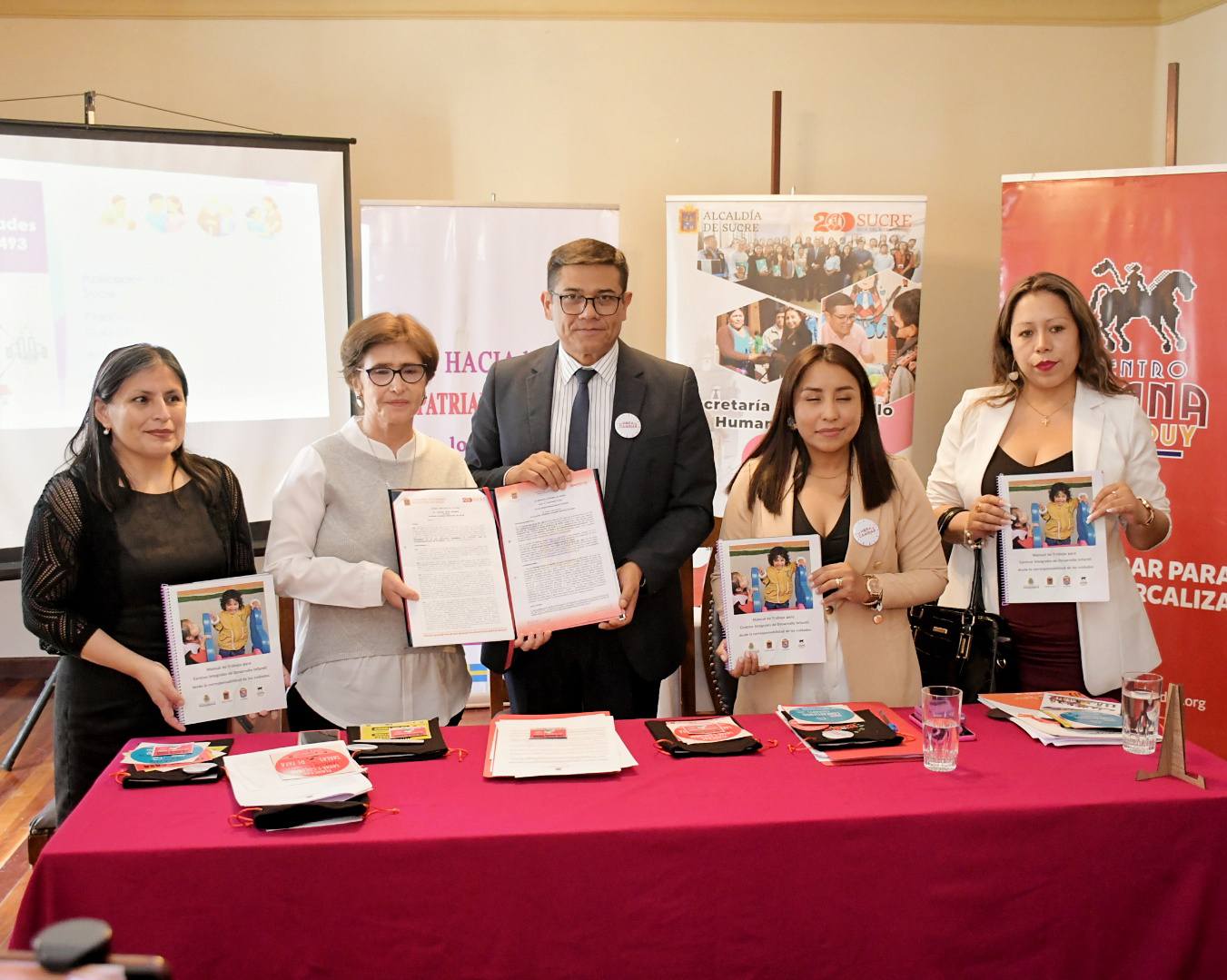 El Centro Juana Azurduy y el municipio presentan manual de trabajo para Centros Infantiles de Desarrollo Integral (CIDIs)